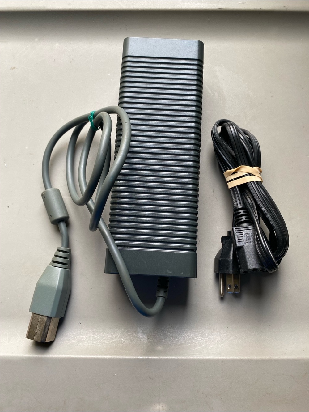 Microsoft AC  Adapter HP-AW205EF3